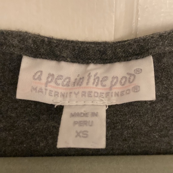 A Pea in a Pod maternity short sleeve shirt, size XS grey EUC - Picture 2 of 3
